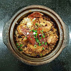 Sister Claypot Chicken Rice Fèng Huáng Jiě Mèi Shā Bāo Jī Fàn (heng Park Food Court) food