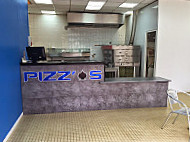 Pizzeria Pizz'as inside