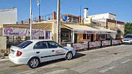 Humbugs Cafeteria And Pasteleria outside