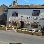 Red Lion Inn outside