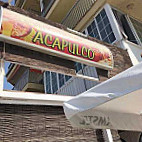 Pizzería Acapulco outside