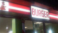 Burger Yogui inside