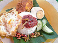 Nasi Lemak Berlauk food