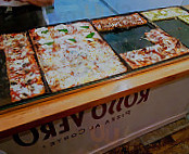 Pizza Rosso Vero food