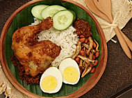 Nasi Lemak Sri Pandan Dan Katering inside