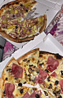 Pizzeria La Maïoun food