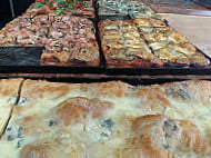 Artesanos Pizzeria food