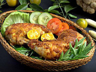 Ayam Goreng Kek'chi food