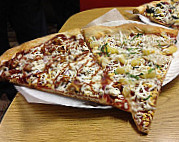 Vinnie's Pizzeria food