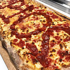 Pats Select Pizza Grill food