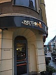 Bistro Hil outside