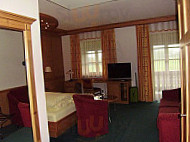 Landhotel Hoisl-Brau inside