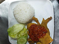 Gerai Mak Unik Nasi Pecel Lele food