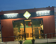 Le Mont Saint Sushi outside