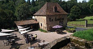 La Taverne De Montbrun outside