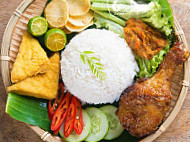 Cafe Sri Lotong food
