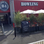 B4 Bowling Exterior