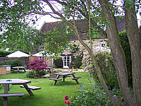 Red Lion Inn Axford inside