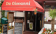 Da Giovanni outside
