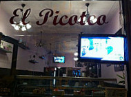 El Picoteo inside