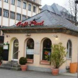 Cafe Pinel Exterior