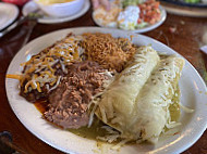 El Arroyo food