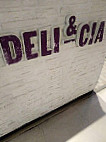 Deli Cia inside