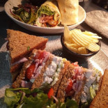 The Bizzy Bee Bistro Comida