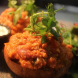 The Bizzy Bee Bistro Comida