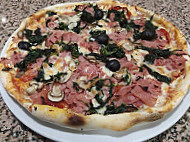 Pizzeria Osolemio food