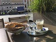 Das Bruckner Kaffeehaus food