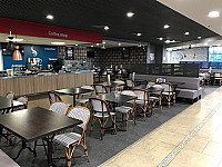 Cafeteria Pictave inside