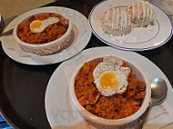 Bodeguita Reyes food