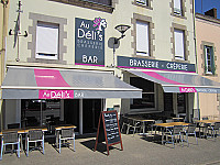 Au Deli'S Bar inside