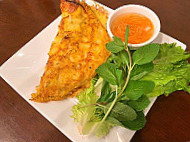Max Saigon food