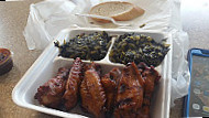 Walker's Bbq food