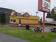 A&W Restaurant outside