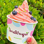 Yogurtland Garland food