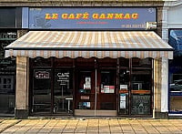 Le Cafe Ganmac outside