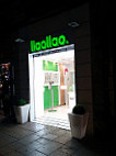 Llaollao outside