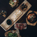 Rhythms Kitchen Comida