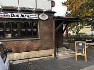 Don Juan outside