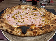 Varrone Pizza food