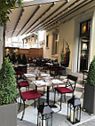 Brasserie Cafe De Paris inside