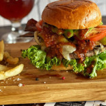 Upper Deck Comida