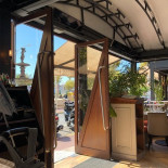 Upsidedowncafe Dentro