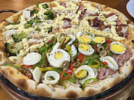 Pizza dos Viloes food