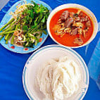 Khanom Jeen Mae Ploy food