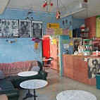 Café Kauderwelsch inside