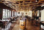 Bar Restaurant Zuzulua inside